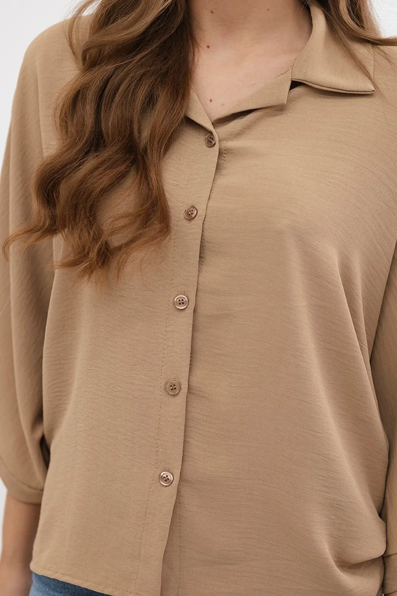 Bluzka oversize zapinana na guziki , Camelowy Uniwersalny , Bluzki , IT , pol_pl_Bluzka-oversize-zapinana-na-guziki-camelowa-28221_4 , Bluzki Discount-30-c IT-18 Jesien Moda Włoska Nowości Odzież Damska Rabat20 Wszystkie Produkty