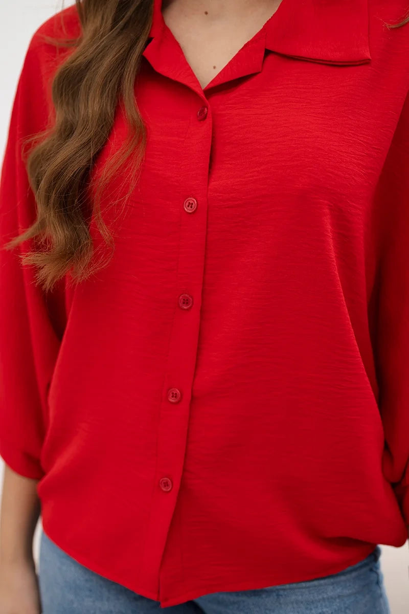 Bluzka oversize zapinana na guziki , Czerwony Uniwersalny , Bluzki , IT , pol_pl_Bluzka-oversize-zapinana-na-guziki-czerwona-28216_4 , Bluzki Discount-30-c IT-18 Jesien Moda Włoska Nowości Odzież Damska Rabat20 Wszystkie Produkty