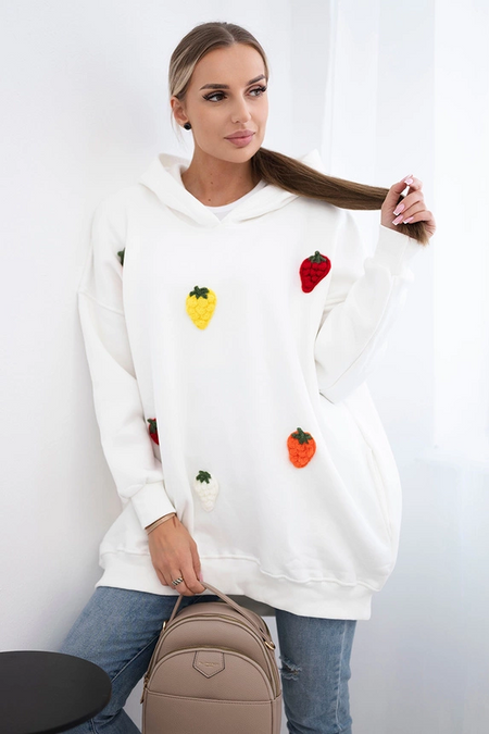 Bluza ocieplana z motywem truskawek , Ecru Uniwersalny , Bluzy , TR , pol_pm_Bluza-ocieplana-z-motywem , 9629 Bluzy Discount-30 Live 15.11.2023 Odzież Damska Rabat20 Wszystkie Produkty
