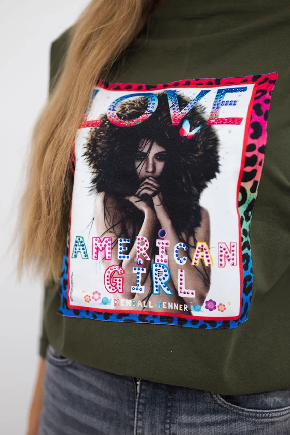 Bluzka z grafiką American Girl S/M - L/XL , Khaki , Bluzki , TR , pol_pm_Bluzka-z-grafika-American_7 , 0086 Bluzki Odzież Damska Promocja Wszystkie Produkty