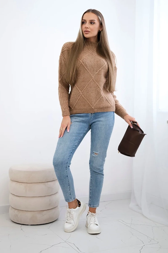 Sweter wkładany przez głowę w romby , Camelowy uniwersalny , Swetry , TR , pol_pm_Sweter-wkladany-przez-glo_5_62aa714c-0043-404f-890b-cb4916b00abe , 24-12 Jesien Odzież Damska Swetry Wszystkie Produkty