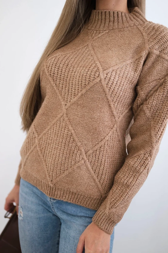 Sweter wkładany przez głowę w romby , Camelowy uniwersalny , Swetry , TR , pol_pm_Sweter-wkladany-przez-glo_6_91a68647-6638-447a-abda-20d66685e637 , 24-12 Jesien Odzież Damska Swetry Wszystkie Produkty